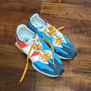 New Balance Sneaks ultra low mileage !